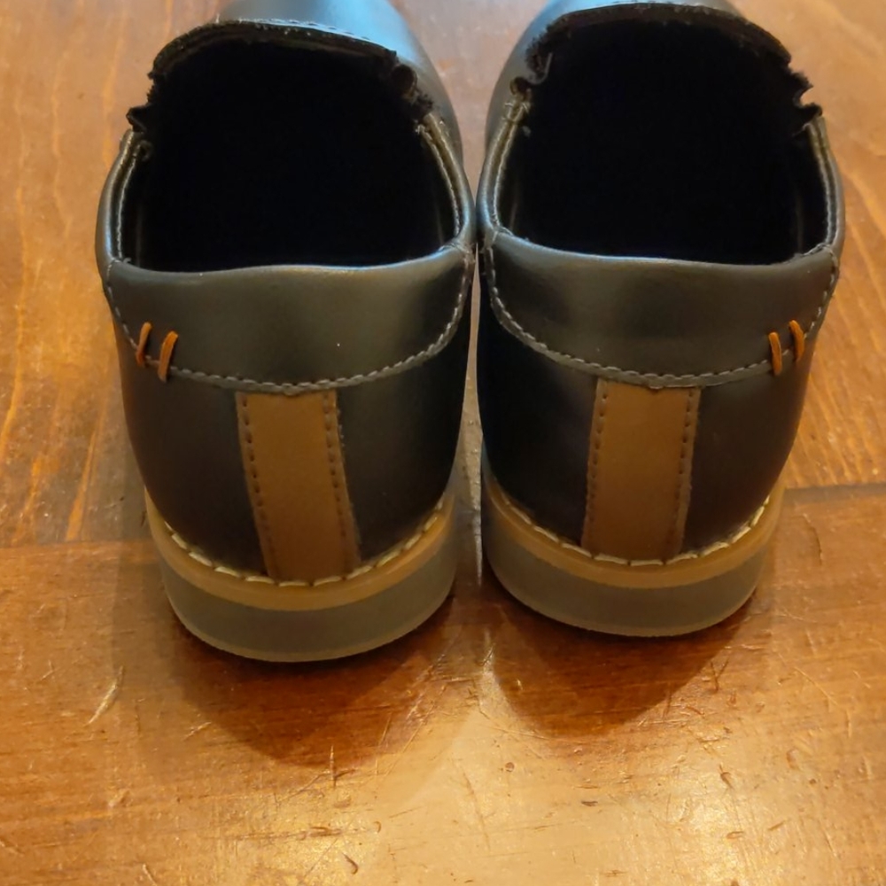 Worn once - Boys Cat & Jack Dress Shoes - Picture 4 of 5